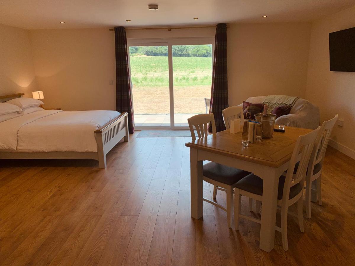 Plumptons Farm Holiday Lodges Colchester Exterior foto