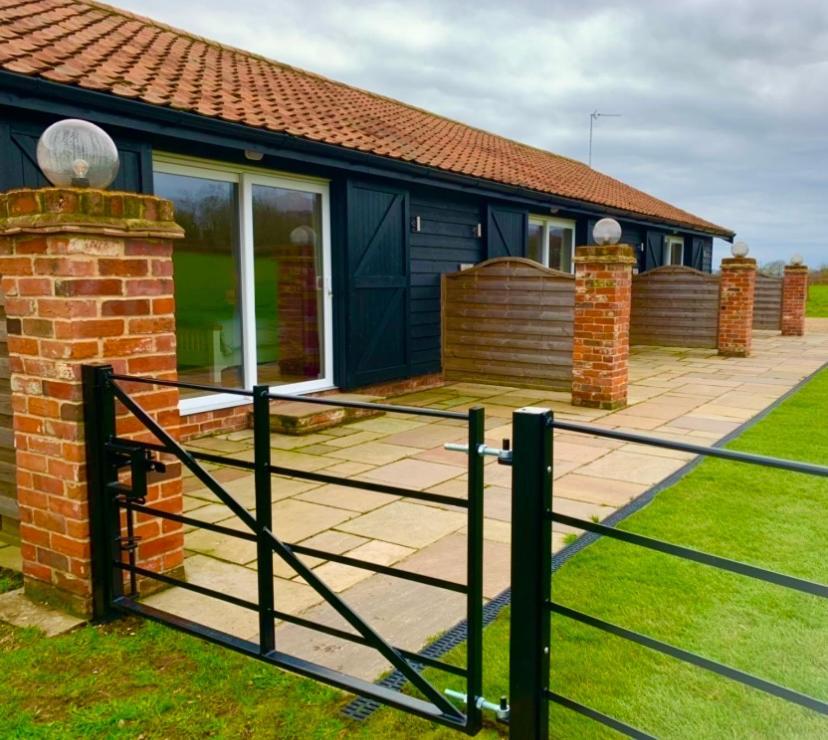 Plumptons Farm Holiday Lodges Colchester Exterior foto